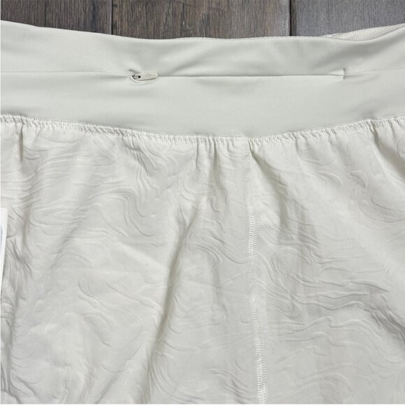 Lululemon NWT Fast and Free High-Rise Short 2" Airflow In-Sense Emboss Bone - Picture 5 of 10